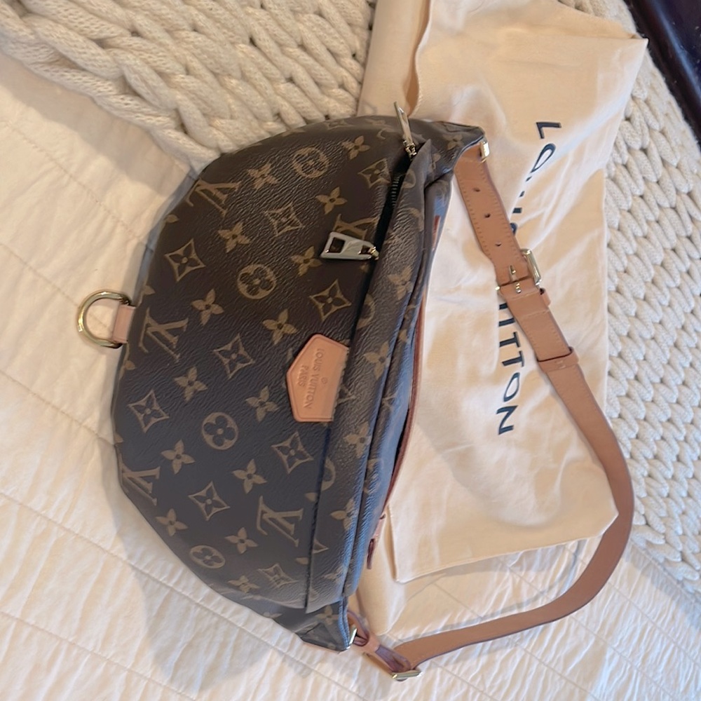 Beautiful LV Bumbag. 100% authentic.